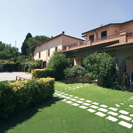 Ranch Hotel Scarlino Bagian luar foto