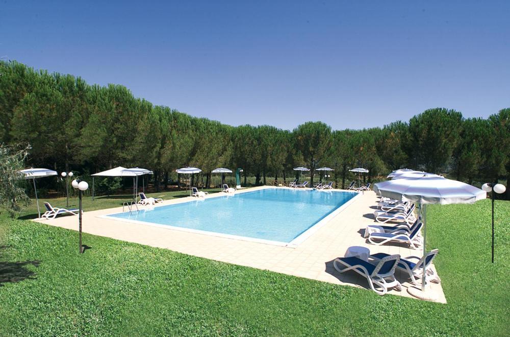 Ranch Hotel Scarlino Bagian luar foto